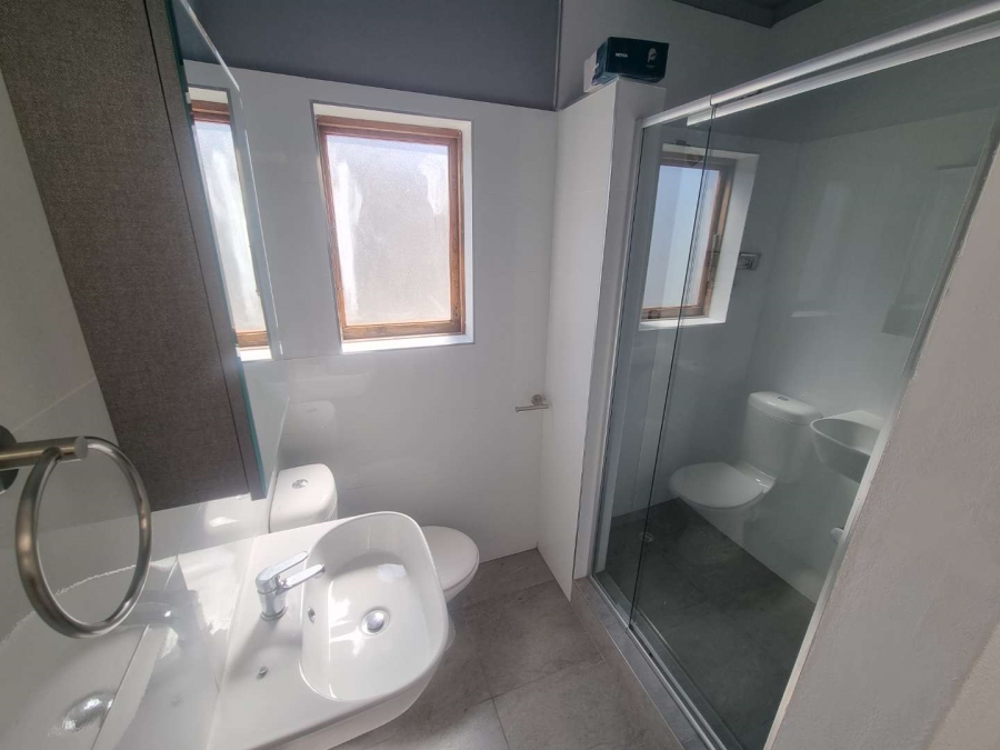 To Let 3 Bedroom Property for Rent in Wynberg Western Cape